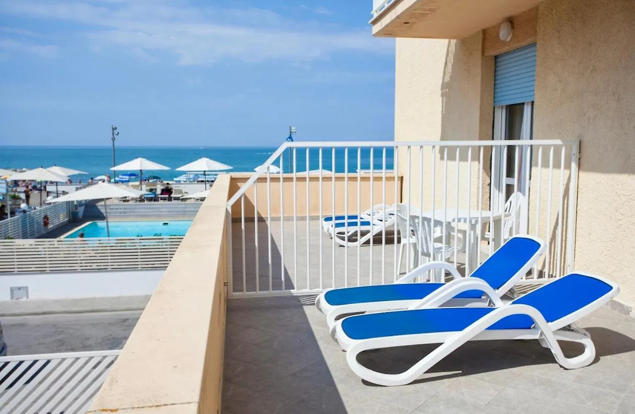 Isa-Family Room With Balcony And Side Sea View In Hotel With Swimming Pool In Marina Di Cecina, Just 10 Meters From The Sea Cecina  3*, Cecina (Livorno) Italy