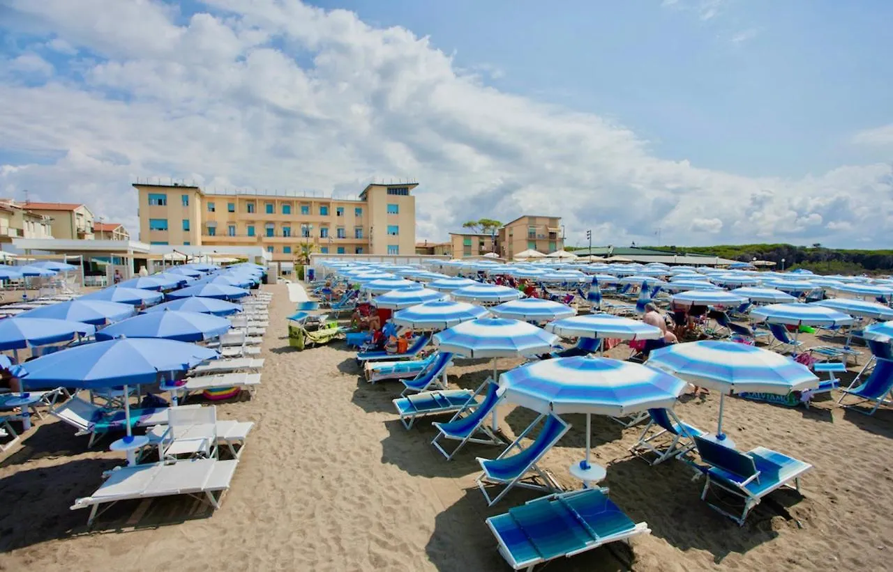 ***  Isa-Family Room With Balcony And Side Sea View In Hotel With Swimming Pool In Marina Di Cecina, Just 10 Meters From The Sea Cecina  Italy
